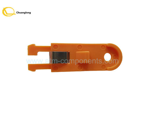 Harga bagus 0090023328 009-0023328 Bagian Mesin ATM NCR Self Serv Slide Snap Latch Oranye on line