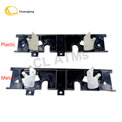 445-0582423 4450582423 ATM suku cadang NCR S1 Plastik Kaset Pintu Truk Dengan Pusher